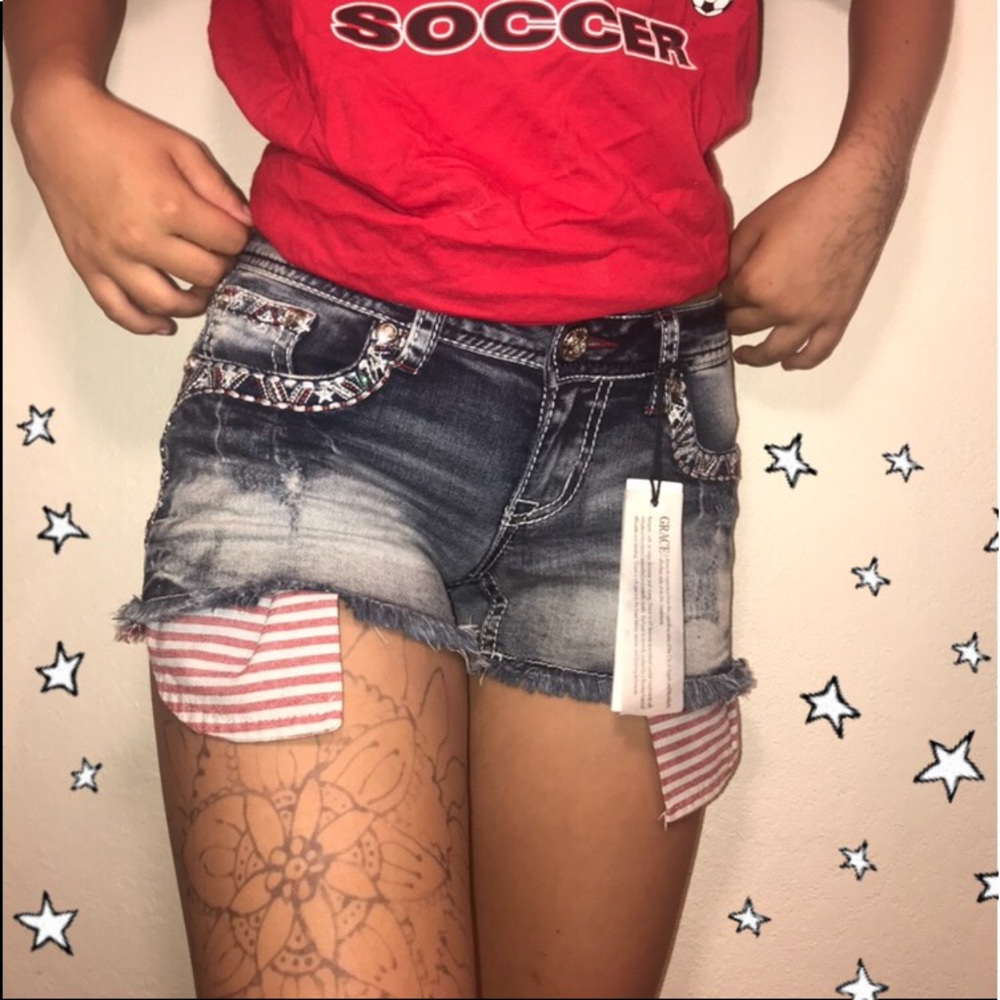 ☆ ★ GRACE in LA ★ ☆
LDS STARS SHORTS